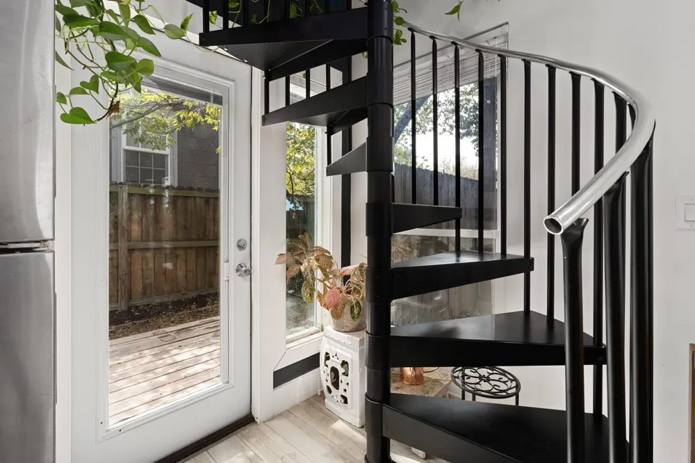 5502 Avenue F #B Austin, TX 78751