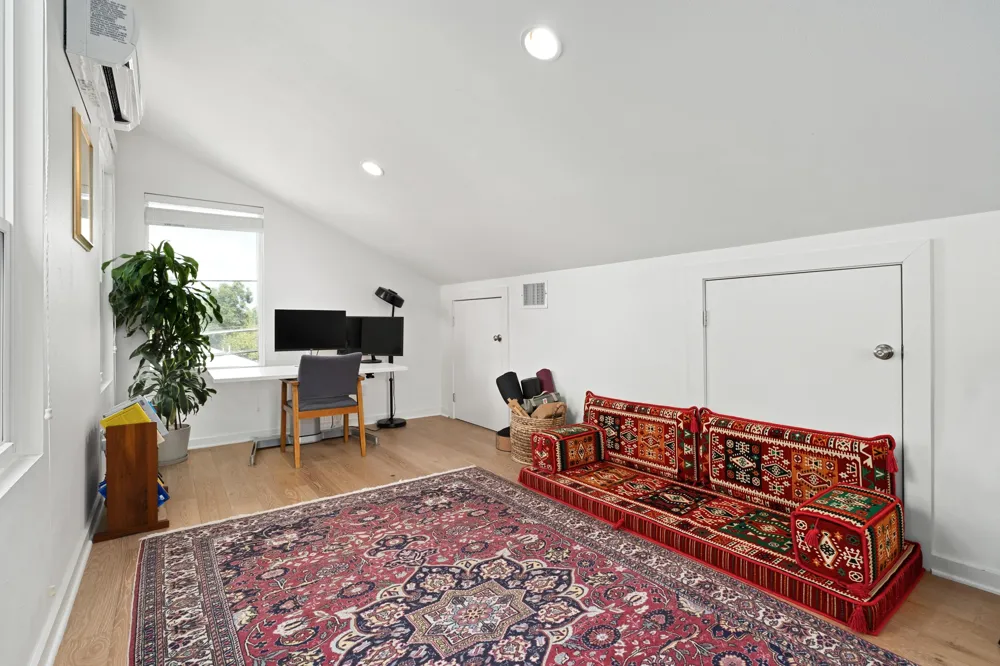 5502 Avenue F #B Austin, TX 78751