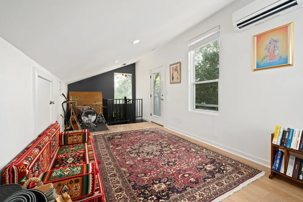 5502 Avenue F #B Austin, TX 78751
