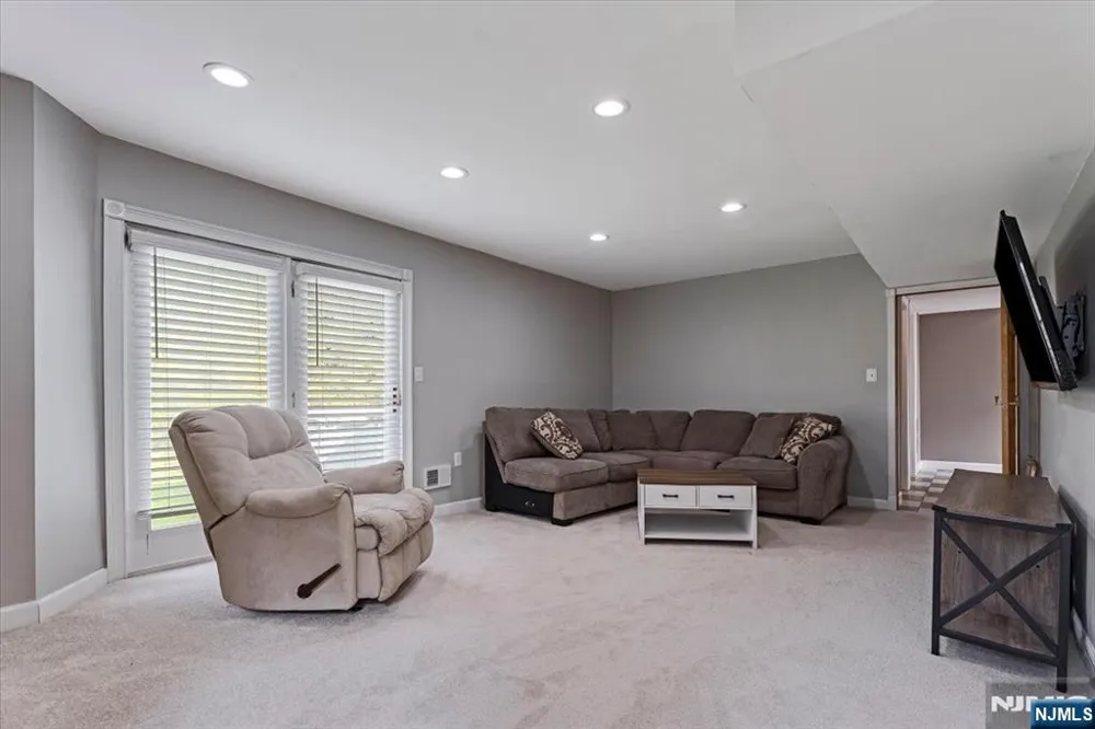 26 Meslar Road Morris Township, NJ 07950
