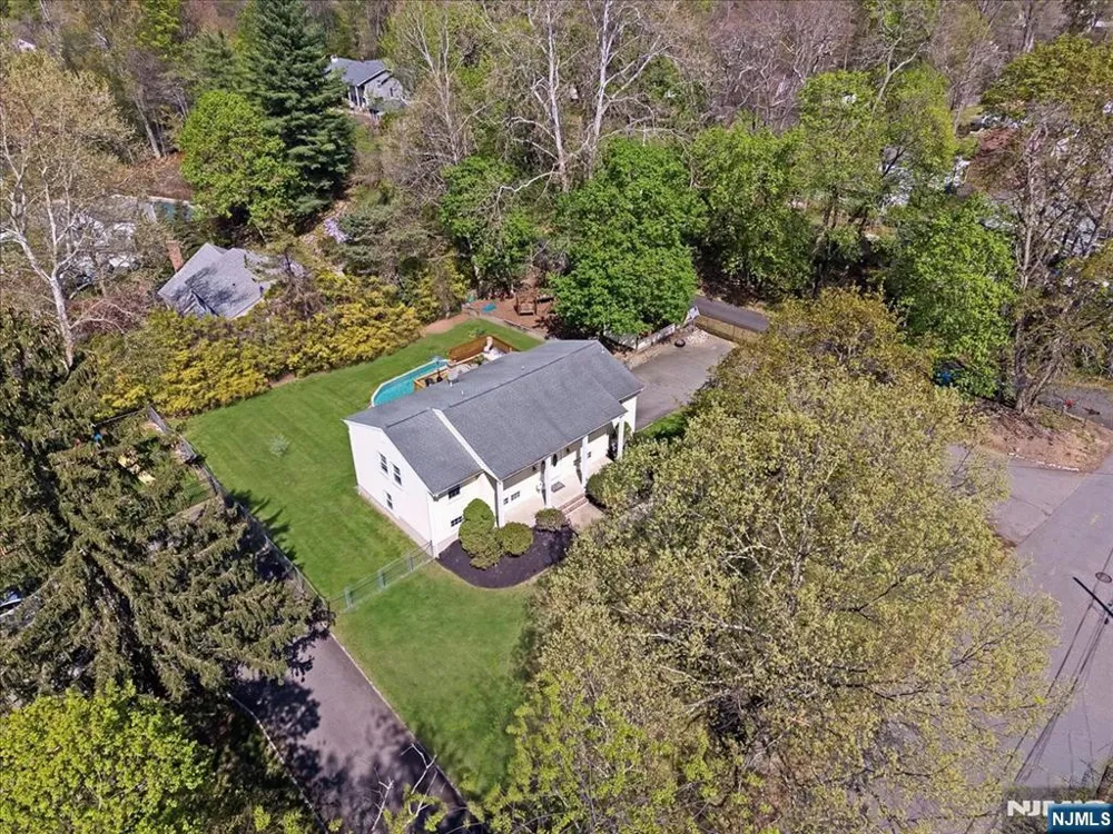 26 Meslar Road Morris Township, NJ 07950