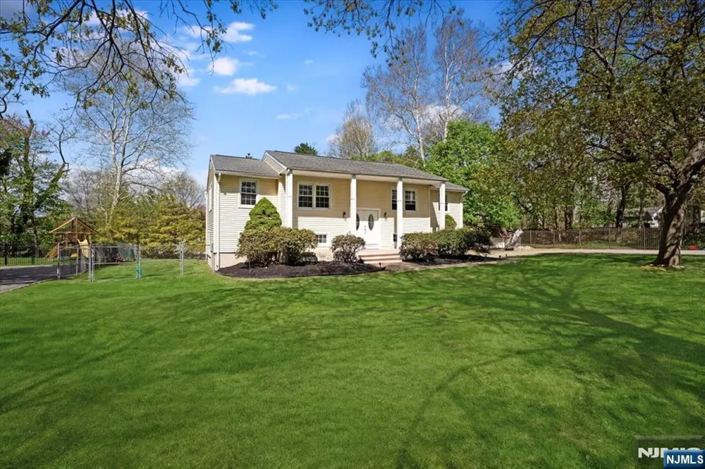 26 Meslar Road Morris Township, NJ 07950
