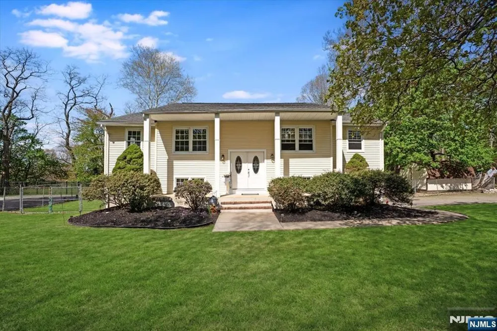 26 Meslar Road Morris Township, NJ 07950