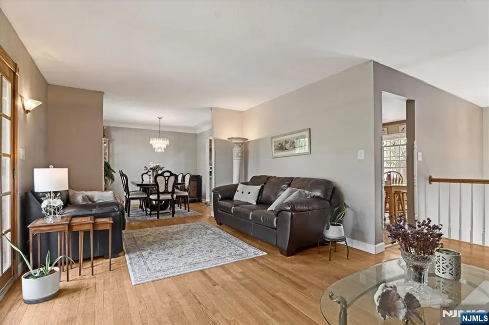 26 Meslar Road Morris Township, NJ 07950