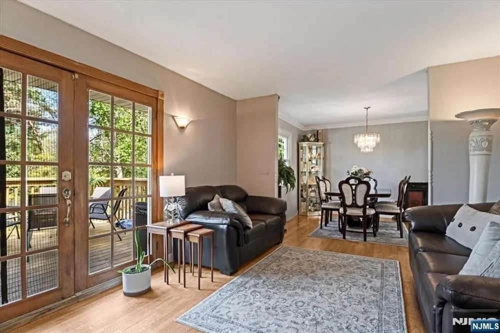 26 Meslar Road Morris Township, NJ 07950