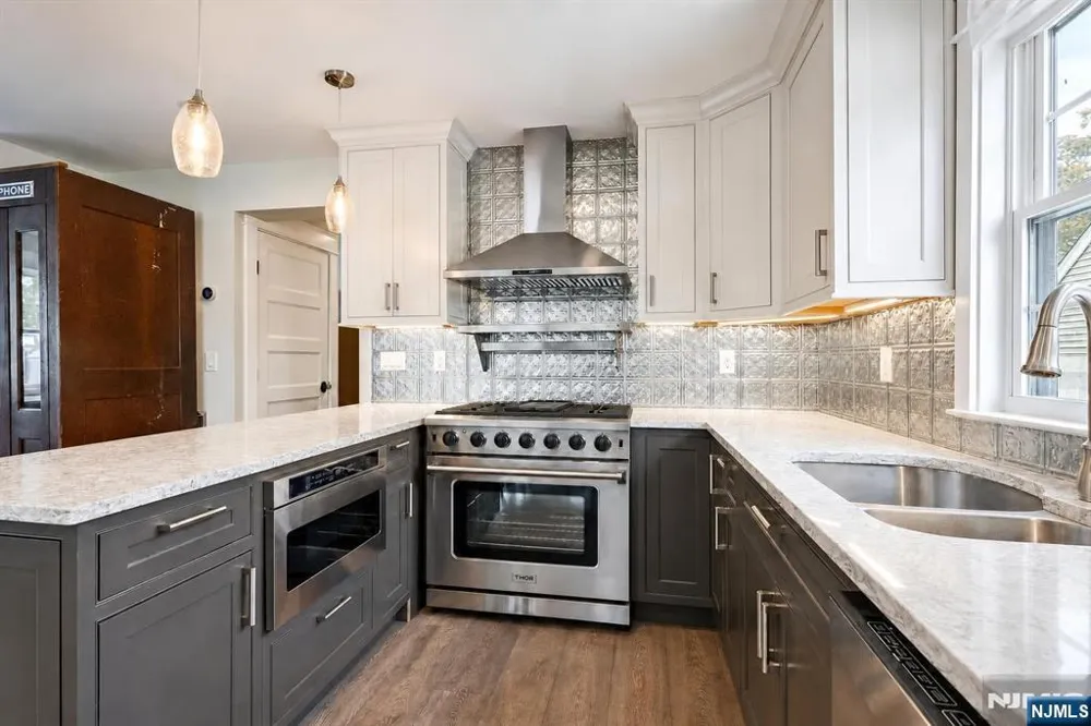 1074 Colfax Avenue Pompton Lakes, NJ 07442