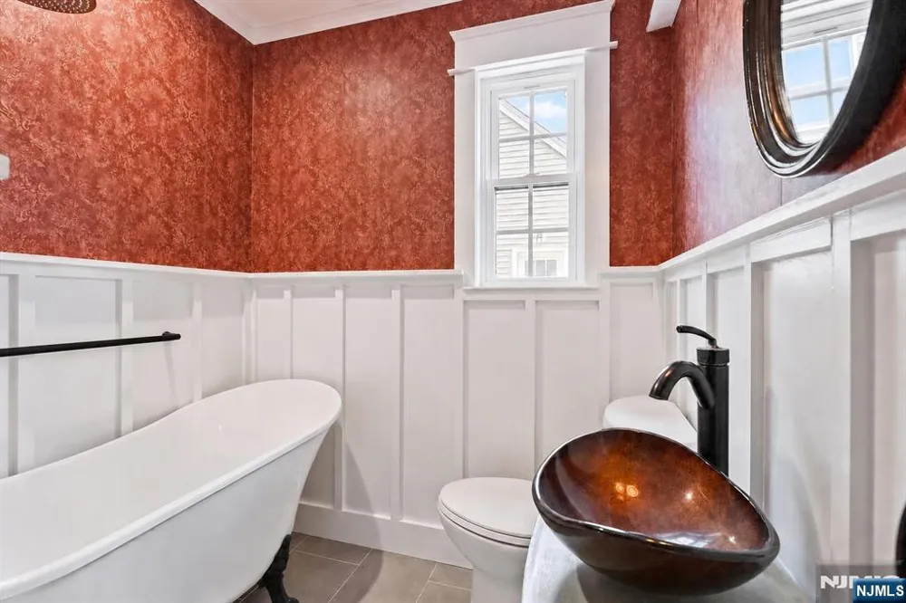 1074 Colfax Avenue Pompton Lakes, NJ 07442