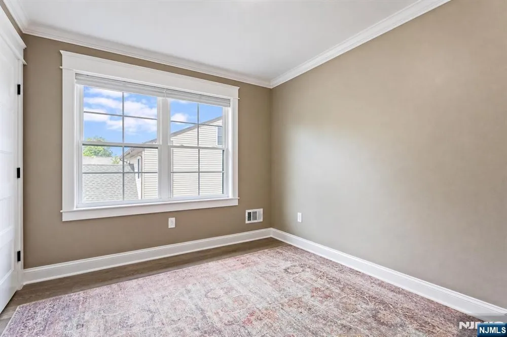 1074 Colfax Avenue Pompton Lakes, NJ 07442