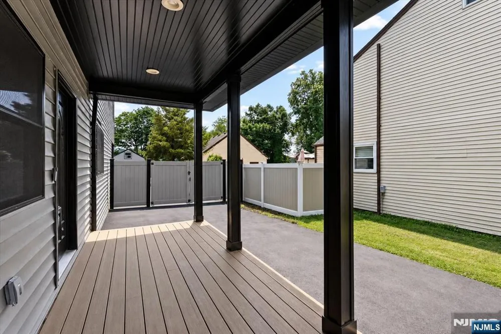 1074 Colfax Avenue Pompton Lakes, NJ 07442