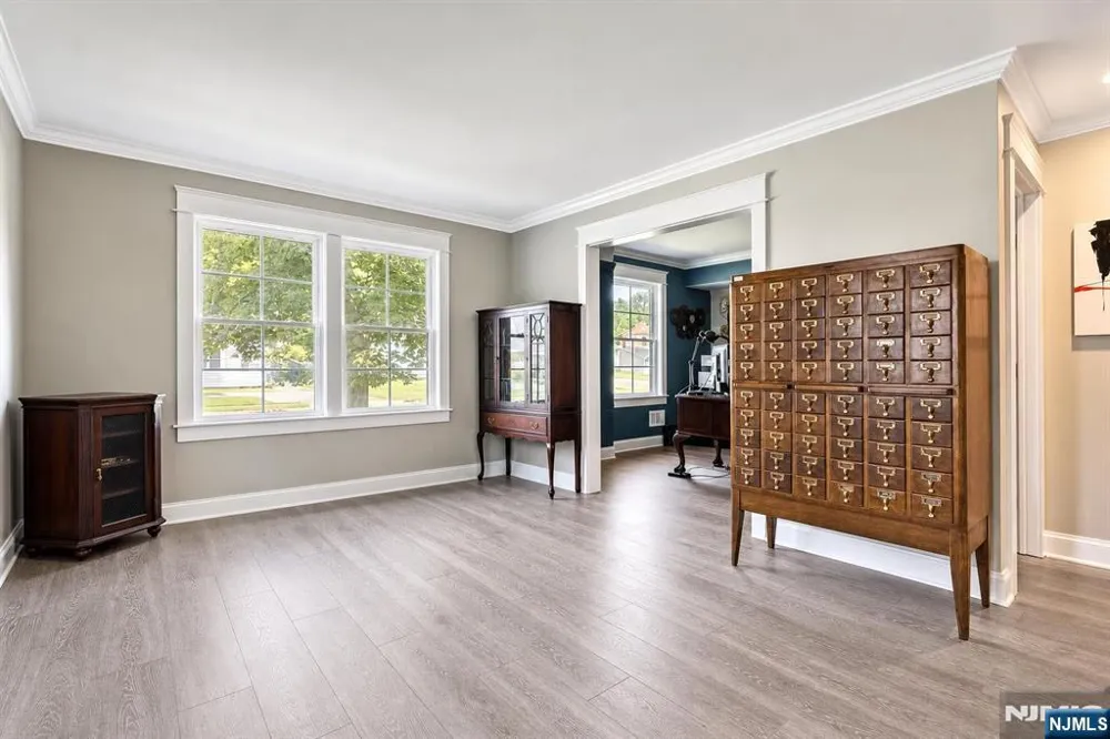 1074 Colfax Avenue Pompton Lakes, NJ 07442