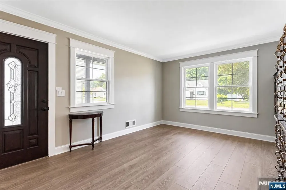 1074 Colfax Avenue Pompton Lakes, NJ 07442