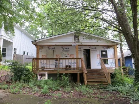 958 Ira Street SW