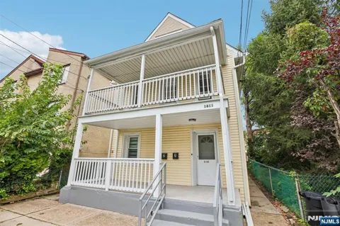 1611 Ann Street 2