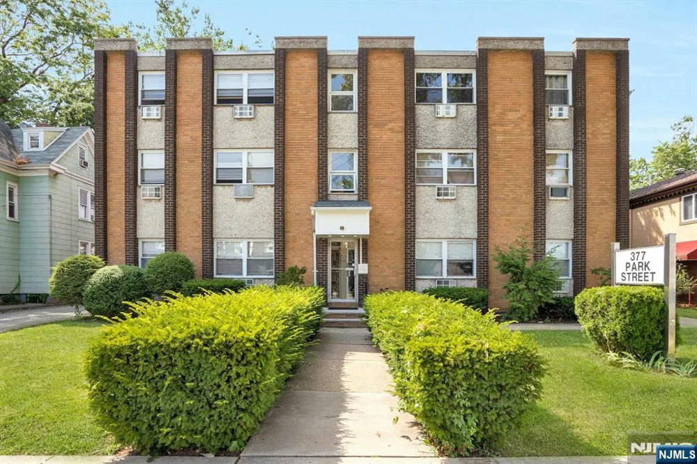 377 Park Street Unit 1 Hackensack, NJ 07601