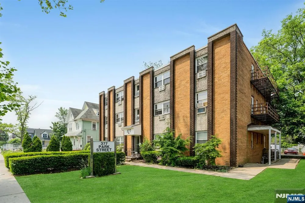 377 Park Street Unit 1 Hackensack, NJ 07601
