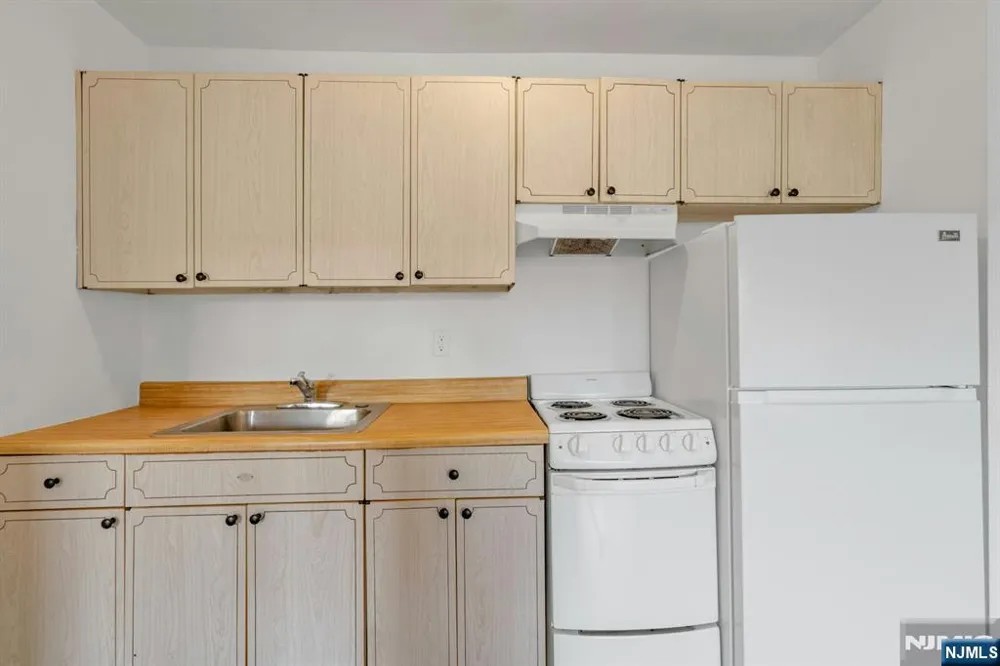 377 Park Street Unit 1 Hackensack, NJ 07601