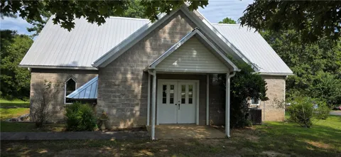 1268 Wolf Springs Road
