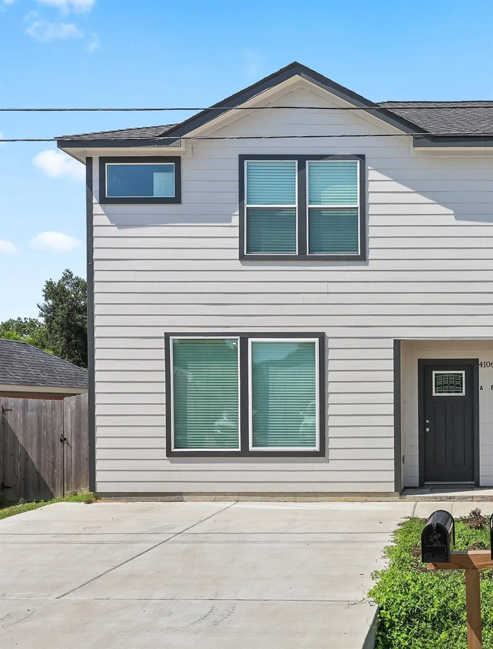 4106 White Street Bacliff, TX 77518