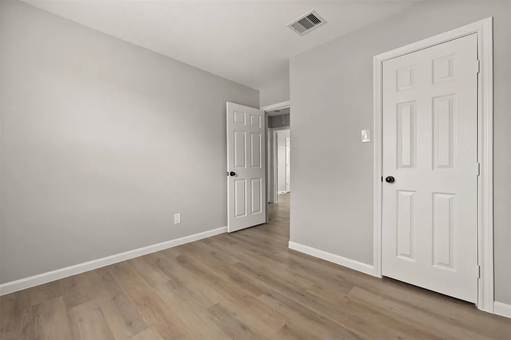 4106 White Street Bacliff, TX 77518