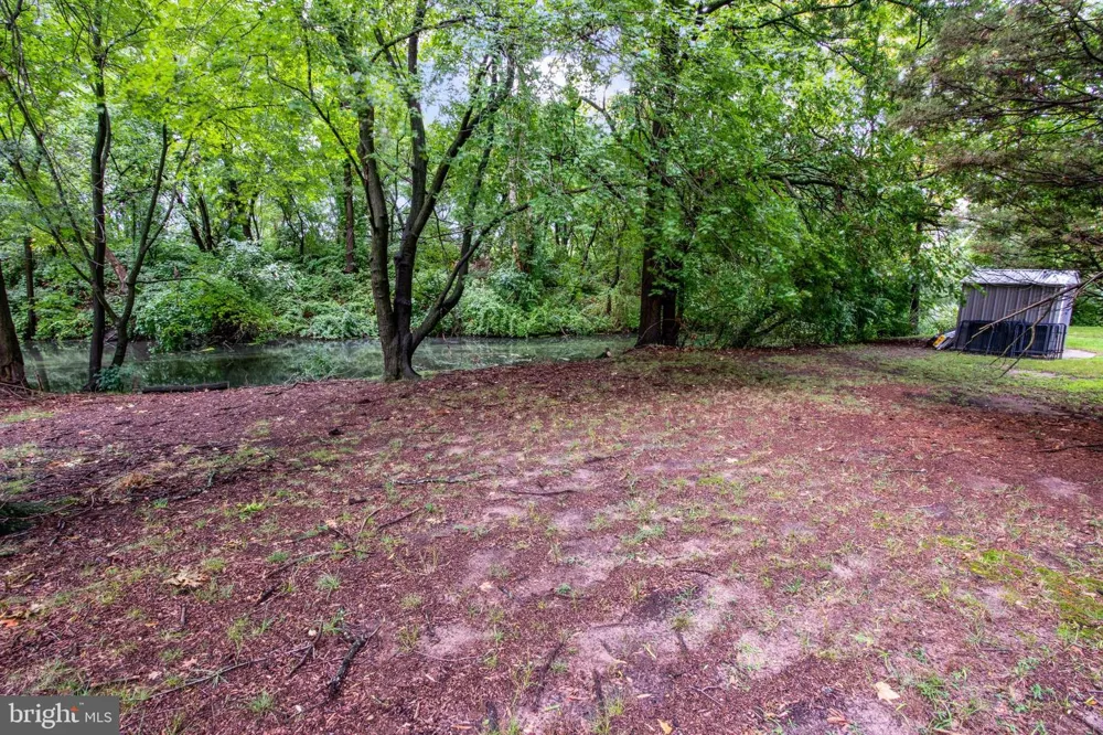 215 4TH AVENUE Essington, PA 19029