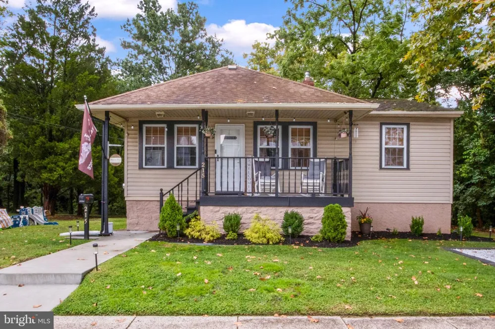 215 4TH AVENUE Essington, PA 19029