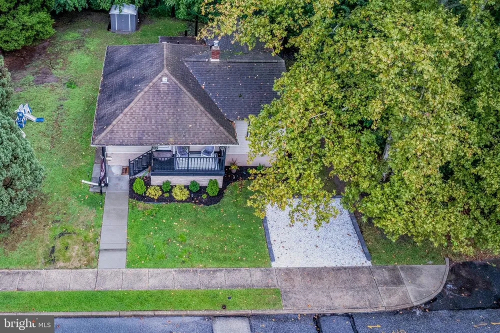 215 4TH AVENUE Essington, PA 19029
