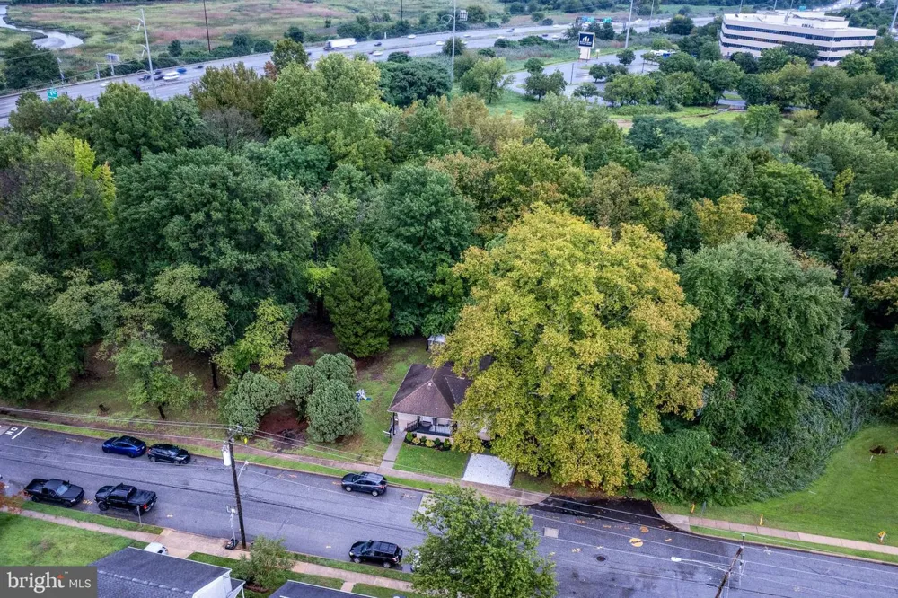215 4TH AVENUE Essington, PA 19029