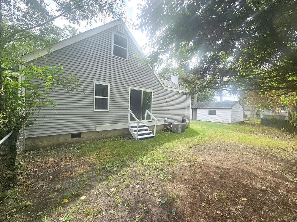 6015 Herbert Street Westland, MI 48185