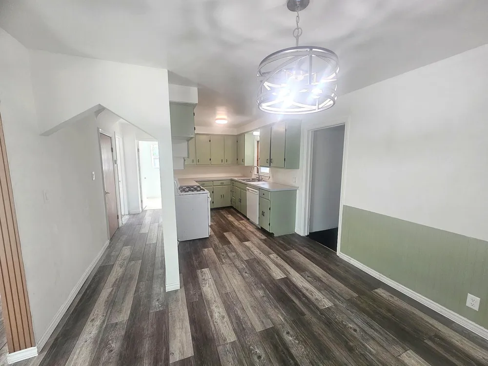 6015 Herbert Street Westland, MI 48185