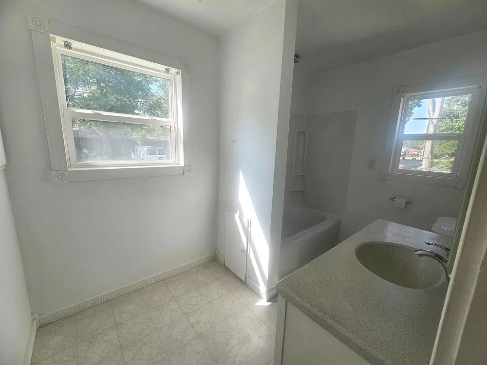 6015 Herbert Street Westland, MI 48185