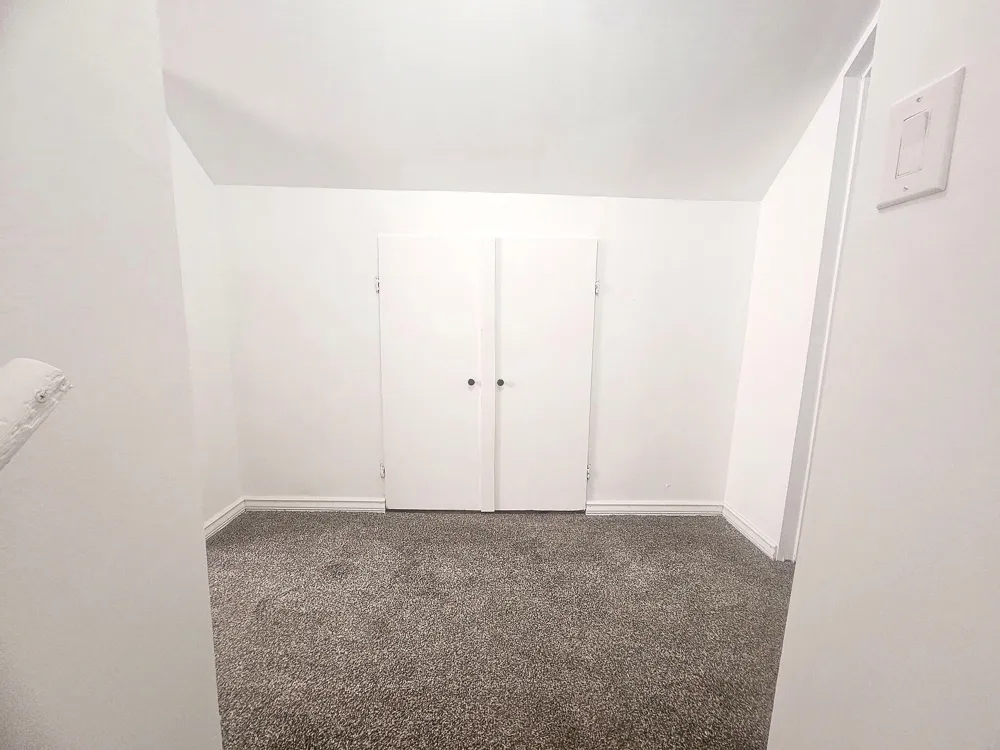 6015 Herbert Street Westland, MI 48185