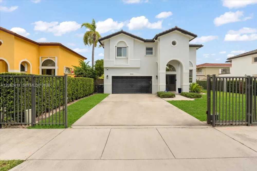 15931 SW 61st Ln Miami, FL 33193