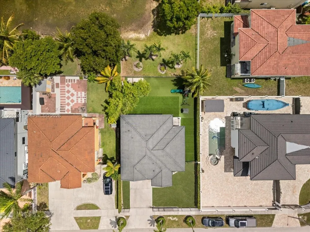 15931 SW 61st Ln Miami, FL 33193