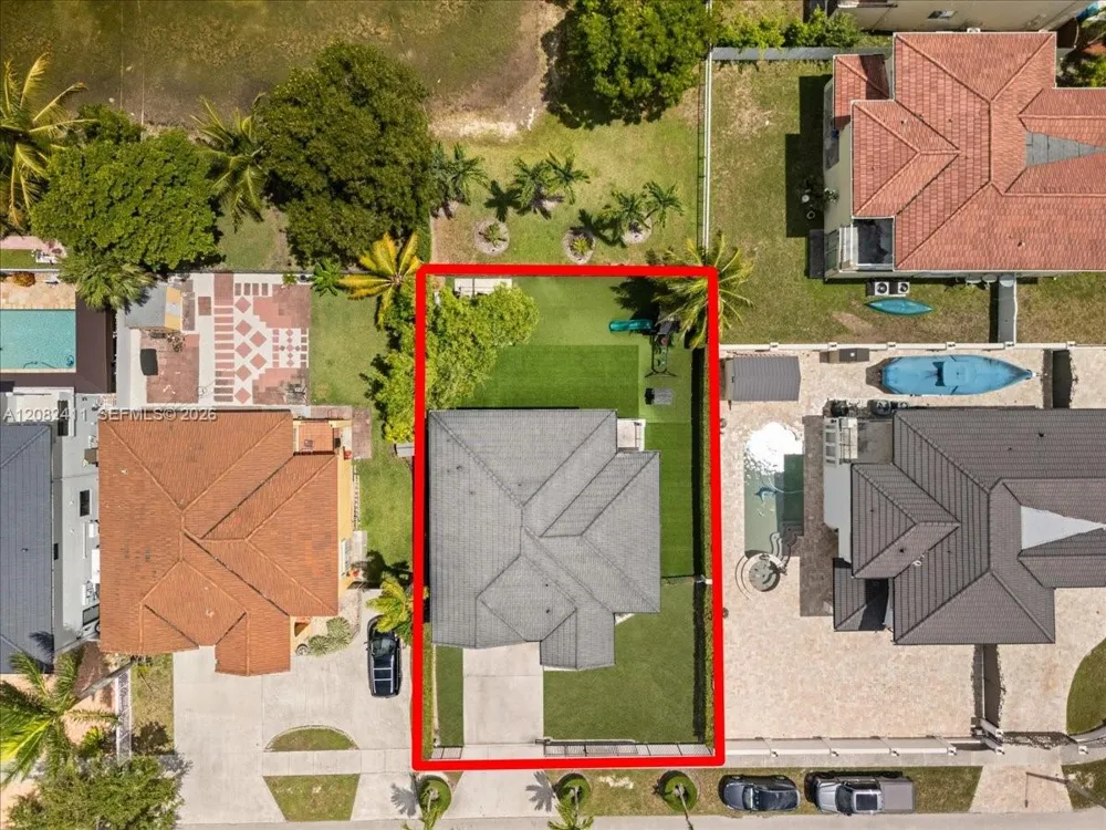 15931 SW 61st Ln Miami, FL 33193