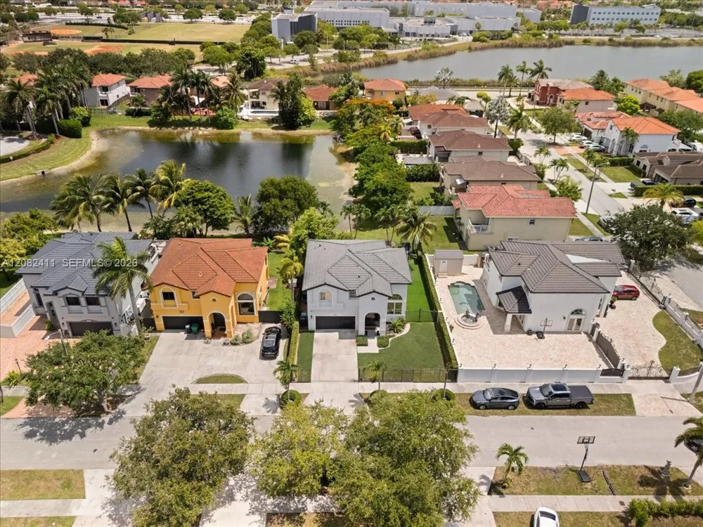 15931 SW 61st Ln Miami, FL 33193