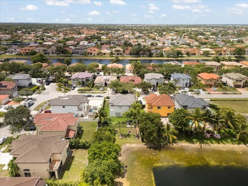 15931 SW 61st Ln Miami, FL 33193