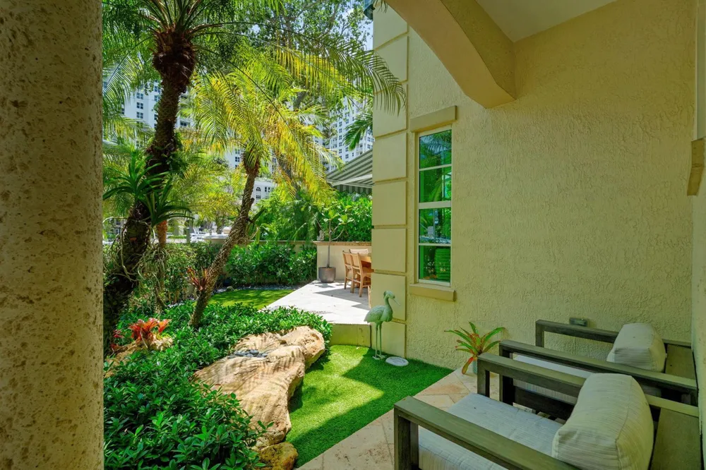411 NEW RIVER DRIVE E #V-2 Fort Lauderdale, FL 33301