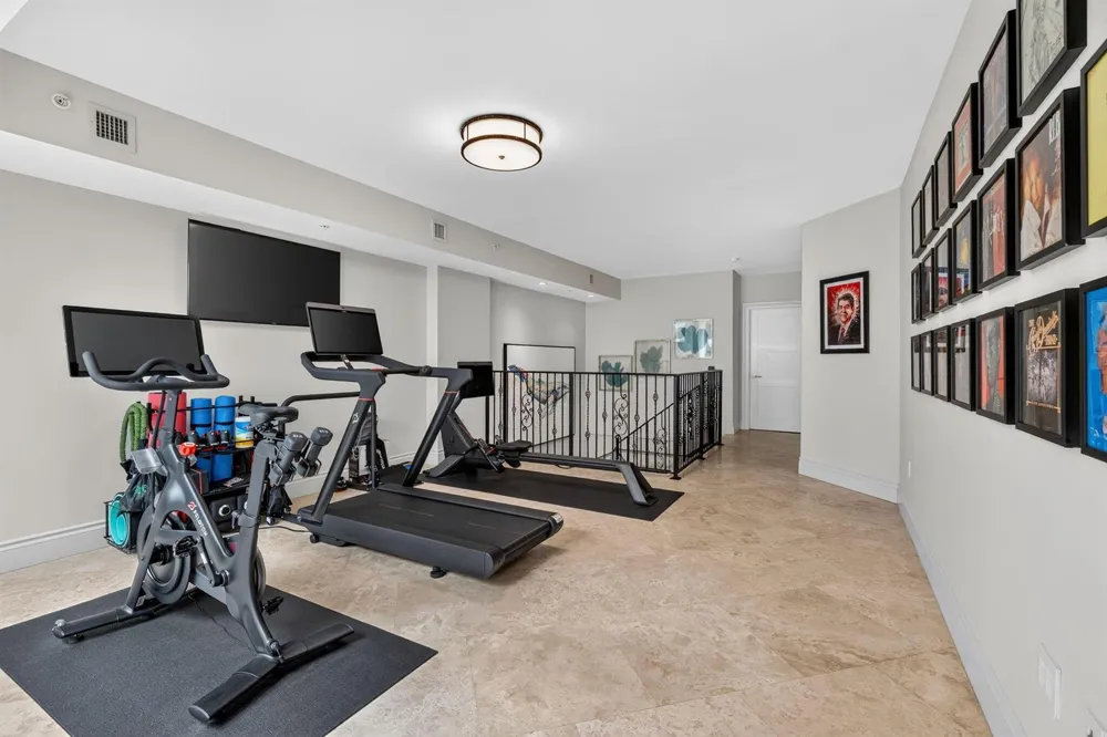 411 NEW RIVER DRIVE E #V-2 Fort Lauderdale, FL 33301