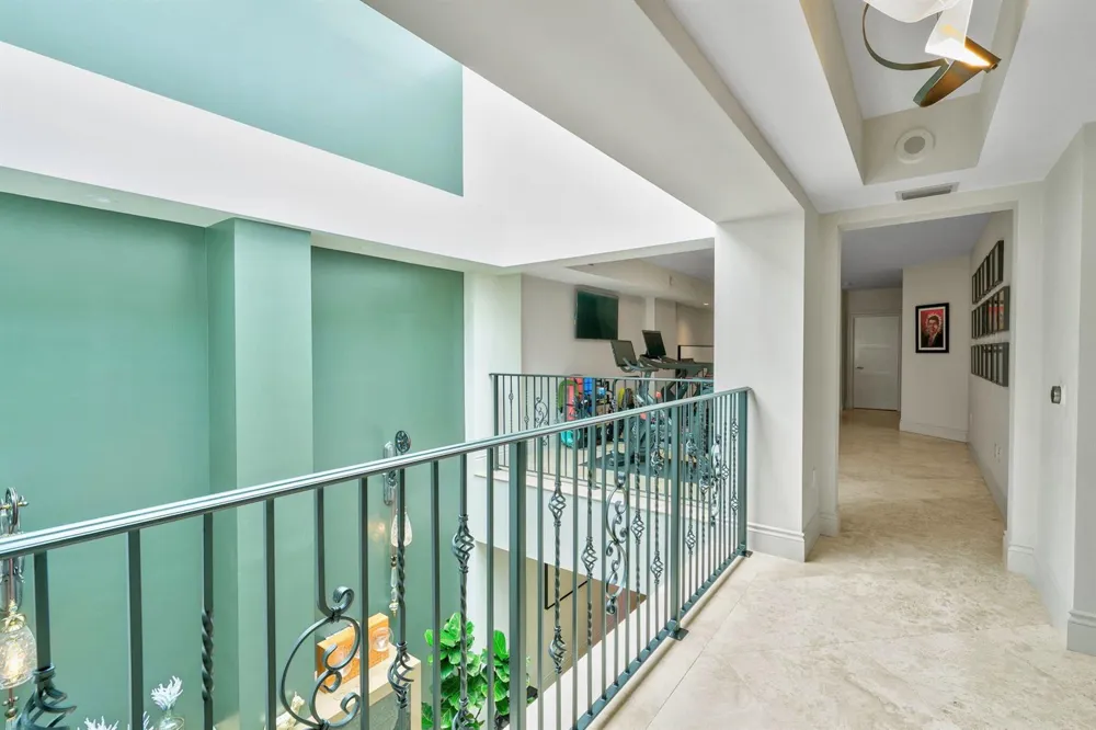 411 NEW RIVER DRIVE E #V-2 Fort Lauderdale, FL 33301