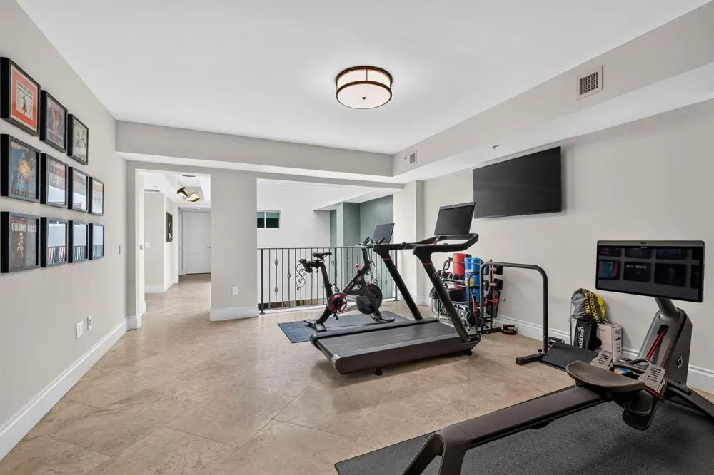 411 NEW RIVER DRIVE E #V-2 Fort Lauderdale, FL 33301
