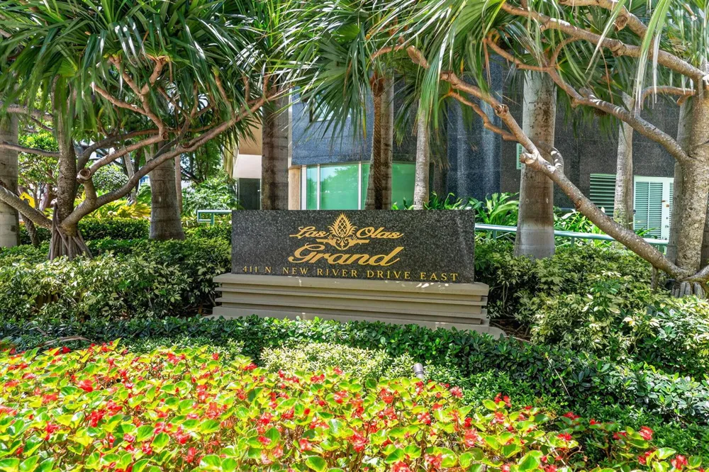 411 NEW RIVER DRIVE E #V-2 Fort Lauderdale, FL 33301