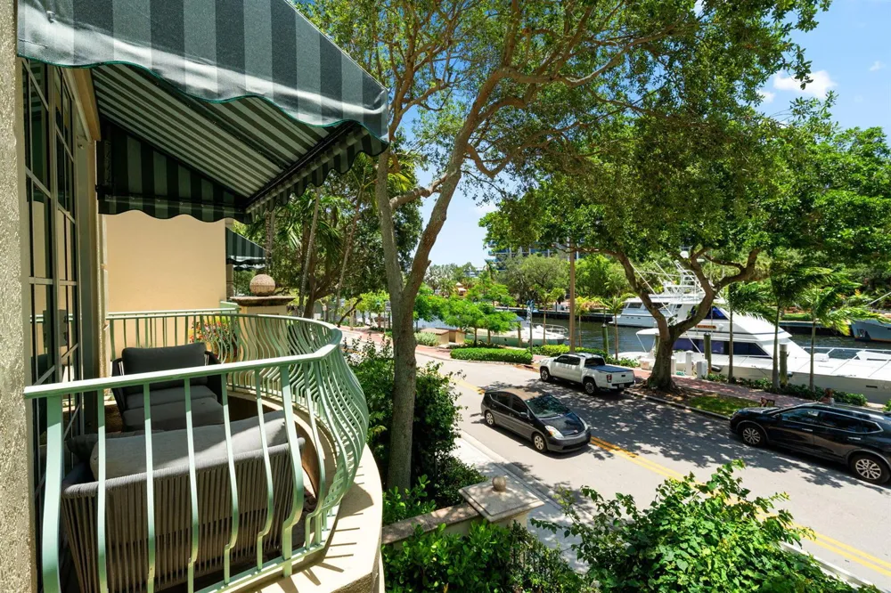 411 NEW RIVER DRIVE E #V-2 Fort Lauderdale, FL 33301