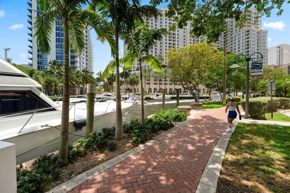 411 NEW RIVER DRIVE E #V-2 Fort Lauderdale, FL 33301