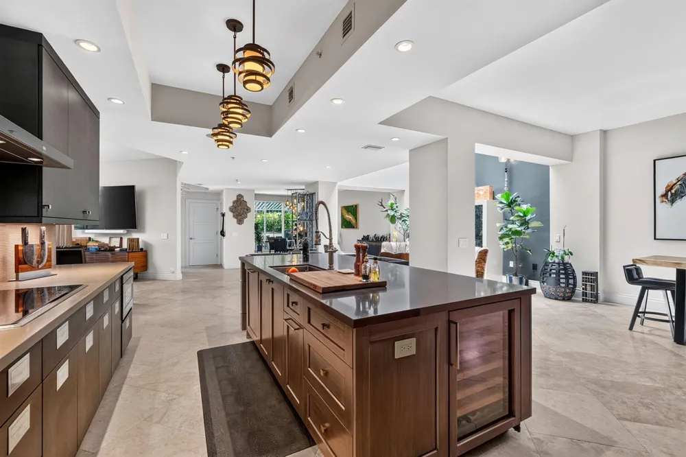 411 NEW RIVER DRIVE E #V-2 Fort Lauderdale, FL 33301