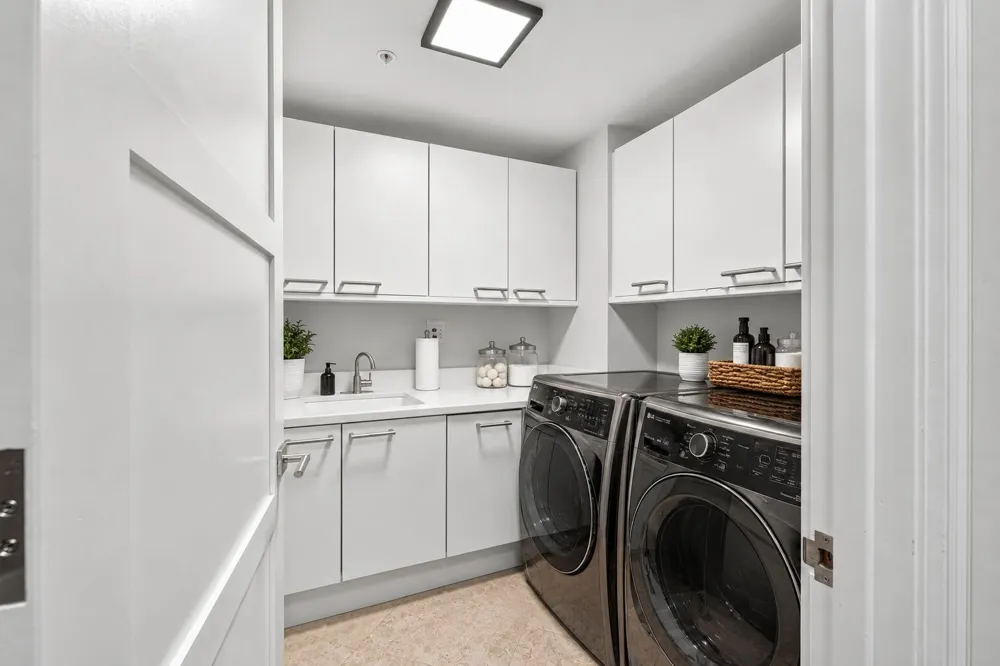 411 NEW RIVER DRIVE E #V-2 Fort Lauderdale, FL 33301