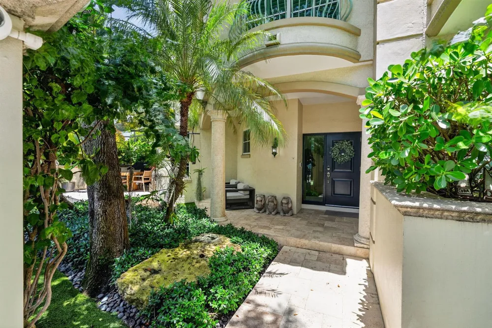 411 NEW RIVER DRIVE E #V-2 Fort Lauderdale, FL 33301