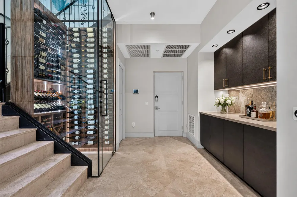 411 NEW RIVER DRIVE E #V-2 Fort Lauderdale, FL 33301