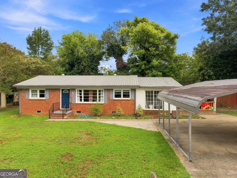 1517 Lee AVE Oxford, AL 36203