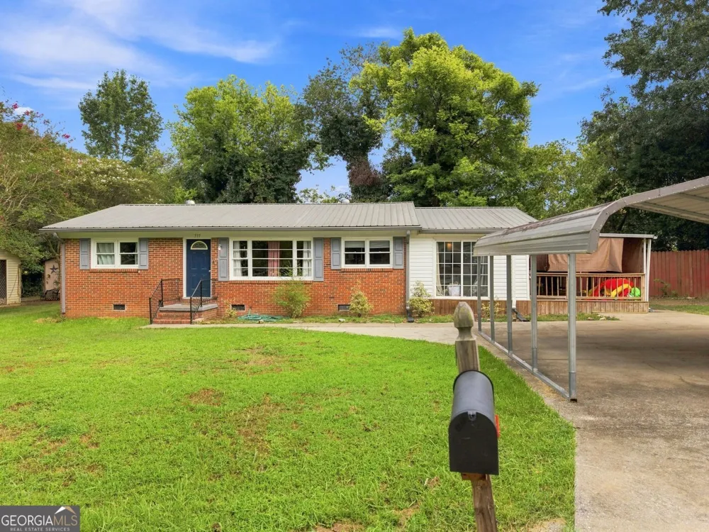 1517 Lee AVE Oxford, AL 36203