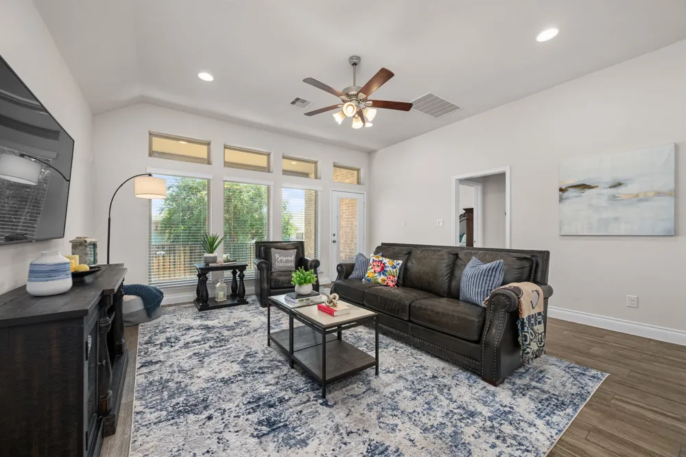 2404 Brook Crest Way Leander, TX 78641